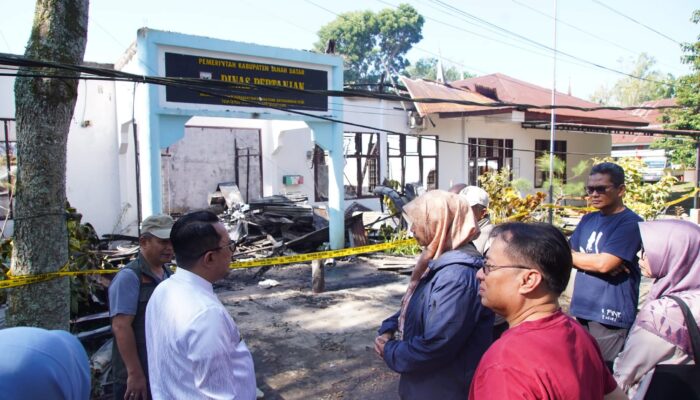 Kantor Dinas Pertanian Pemkab Tanah Datar Ludes Terbakar, Kerugian Ditaksir Sekitar Rp3 Milyar