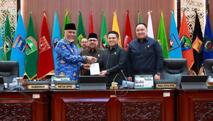 DPRD Sumbar Gelar Rapat Paripurna Penyampaian Jawaban Gubernur Atas Pandangan Umum Fraksi-fraksi