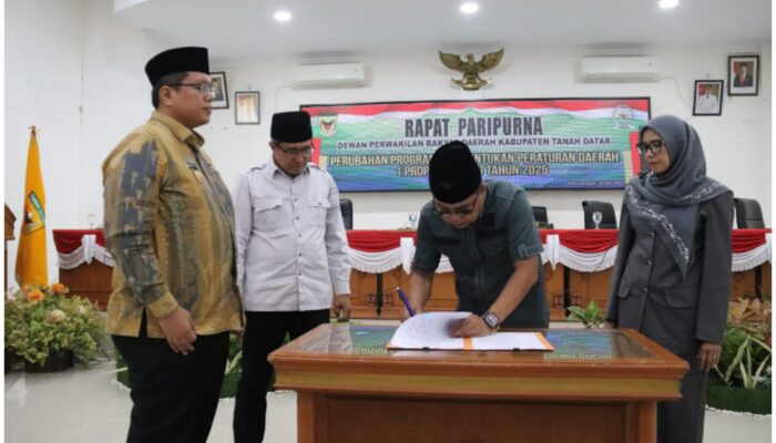 DPRD Tanah Datar Setujui Perubahan Ketiga Perda Tentang Pembentukan dan Susunan Perangkat Daerah