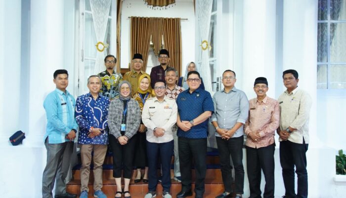 Bupati Tanah Datar Eka Putra: Peran Akademisi Sangat Dibutuhkan dalam Menjalankan Roda Pemerintahan