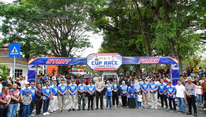 400 Pembalap Se-Sumatera Unjuk Kebolehan di Sirkuit non Permanen Lapangan Cindua Mato Batusangkar