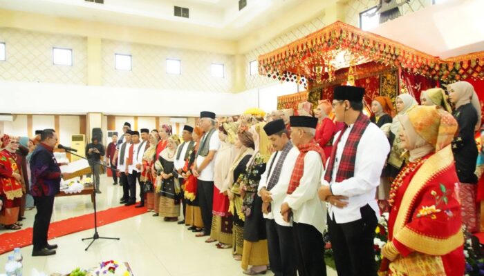 IKTS Jabodetabek Periode 2025-2030 Dikukuhkan, Bupati Tanah Datar Apresiasi Prosesi Adat Lintau “Poi Manjanguak”