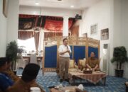 Wakil Bupati Tanah Datar Ahmad Fadly Bersilaturahmi dengan Senator DPD RI Irman Gusman di Indo Jolito Batusangkar