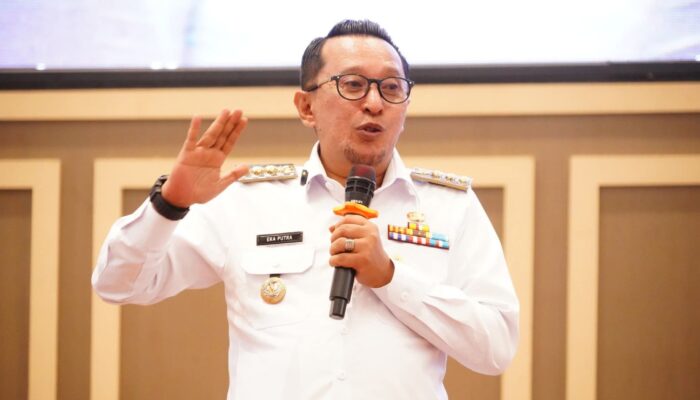 Bupati Tanah Datar Motivasi Mahasiswa Baru Politeknik Negeri Padang Tentang Kiat-kiat Menjadi Sukses