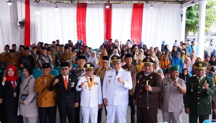Bupati dan Wakil Bupati Tanah Datar Bersilaturahmi Bersama Veteran dan Pejuang di Gazebo Indo Jolito