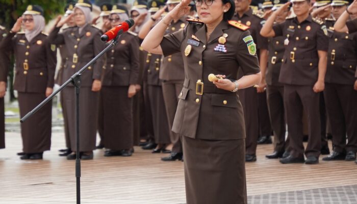 Peringatan Hari Lahir Kejaksaan, Kejati Sumbar Tabur Bunga di Makam Pahlawan 