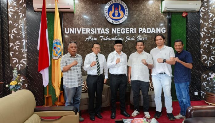 Silaturahmi dengan Rektor dan Mantan Rektor UNP, Tommy Siap Jalankan Amanah di KONI Sumbar