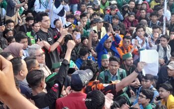 DPRD Sumbar Didatangi Ribuan Pengunjuk Rasa, Suasana Berlangsung Tertib dan Damai