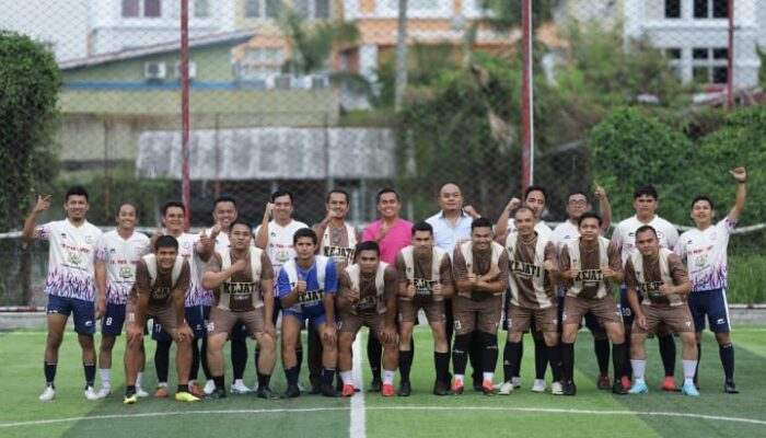 Peringatan Harlah Kejaksaan ke-80 di Padang, Tim Media Soccer Sumbar Vs Tim Soccer Kejati Imbang 3-3