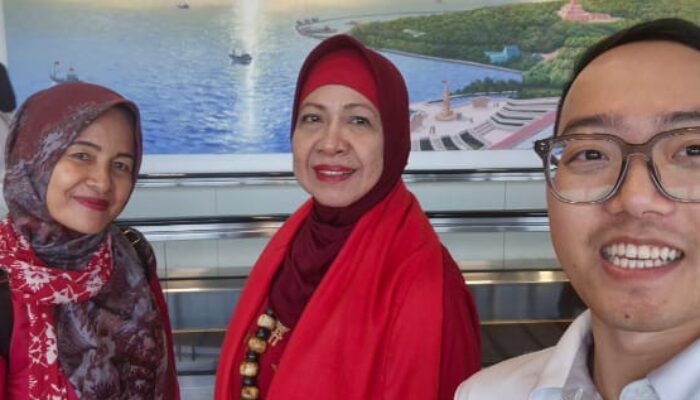 Sastri Bakry dan Edrawati Wakili Indonesia pada Festival Puisi Internasional di Hanoi, Vietnam 