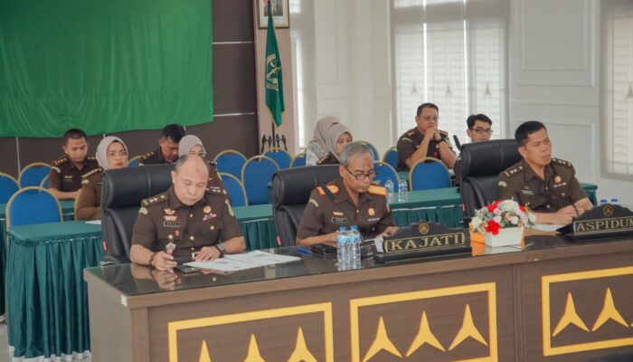 Kejati Sumbar Berhasil RJ-kan Dua Tersangka Penganiayaan di Solok Selatan Secara Virtual