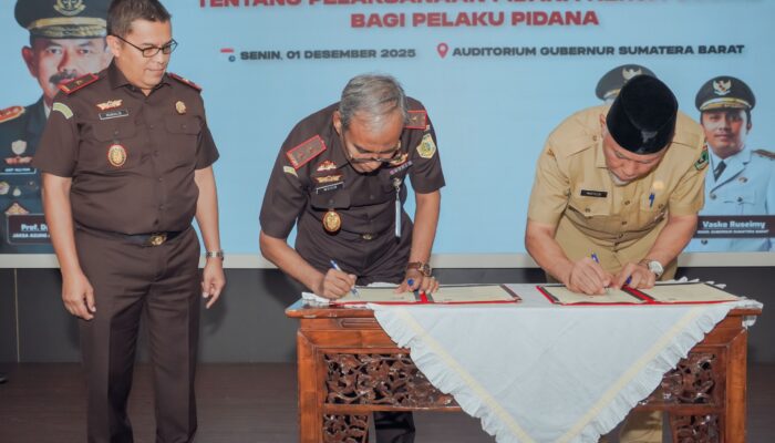 Sebagai Wujud Sinergi dan Komitmen Bersama, Kejati Sumbar dan Pemprov Sumbar Gelar MoU Bidang Hukum