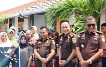 Kejati Sumbar Salurkan Sembako “Berbagi Rasa untuk Sesama”