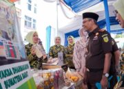 Kejati Sumbar dan Kejari Padang Gelar Pasar Murah Bantu Warga Dapatkan Sembako dan Dukung UMKM