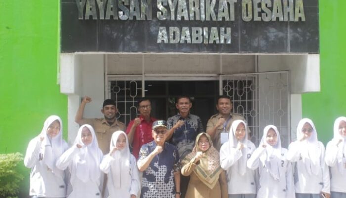 Ketua Pengurus Yayasan Adabiah Lepas Tim Basket Putri Ikuti Kejuaraan Antar Pelajar SMA Rajawali Cup IV 2026