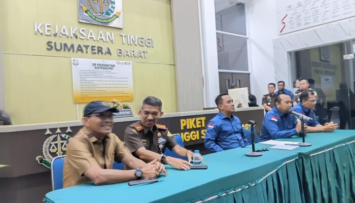 Kejati Sumbar Resmi Tahan Mantan Bendahara UIN IB Padang