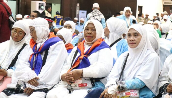 Berangkat Haji di Tengah Musibah, Jemaah Sumbar Terima Bantuan 660 Juta Rupiah dari Uni Emirat Arab